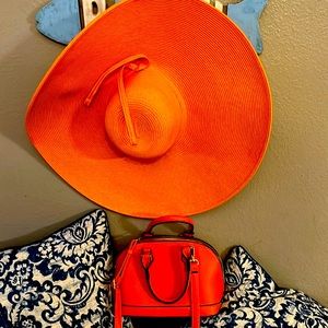 These items are sold as a set. The Sun hat purse and glasses sold as a look.